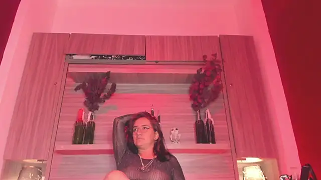 Snapshot of KylieMaxwell chatting on October 14, 8:00 pm KylieMaxwell online show from October 14, 8:00 pm