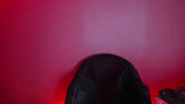 Snapshot of KylieMaxwell chatting on October 21, 8:02 pm KylieMaxwell online show from October 21, 8:02 pm