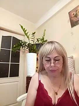 Snapshot of SusieNoreen chatting on September 22, 1:37 am SusieNoreen online show from September 22, 1:37 am