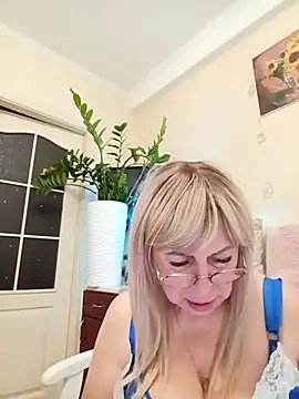 Snapshot of SusieNoreen chatting on September 19, 11:48 pm SusieNoreen online show from September 19, 11:48 pm