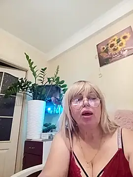 SusieNoreen online show from September 15, 2:53 am