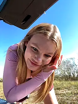 Snapshot of justmilaa chatting on October 28, 10:10 am justmilaa online show from October 28, 10:10 am