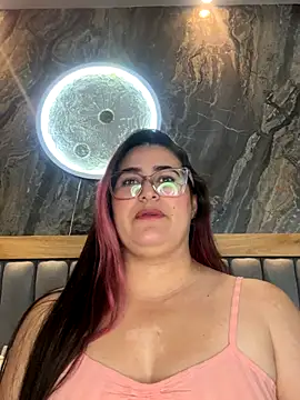 Snapshot of BellaPeers_ chatting on October 12, 1:13 pm BellaPeers online show from October 12, 1:13 pm