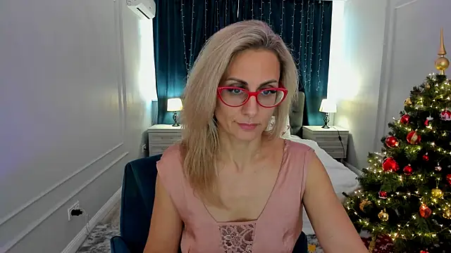 MuseOfStage online show from December 16, 11:38 am