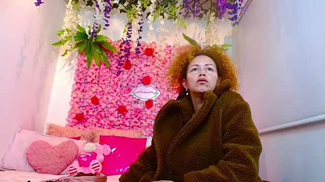 BLONDE SEXYHOT online show from October 14, 3:36 pm