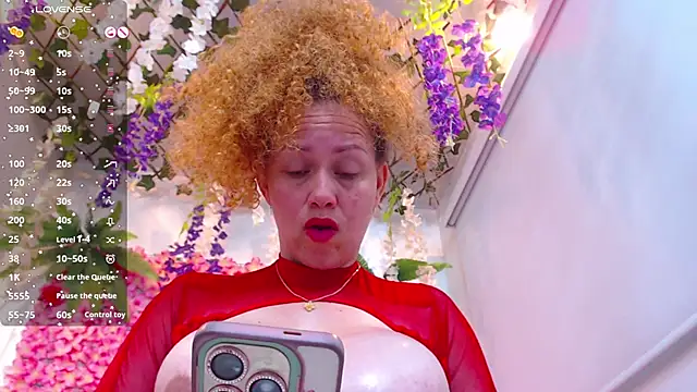 BLONDE SEXYHOT online show from January 14, 11:59 am