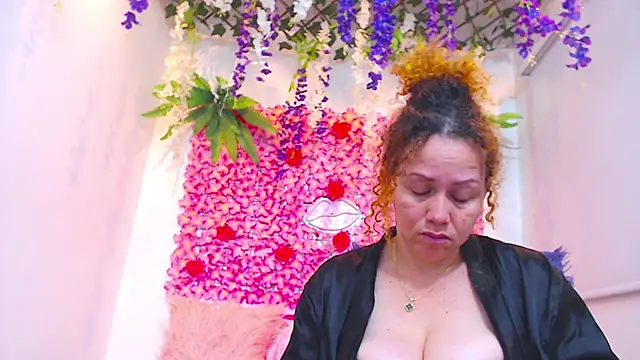 BLONDE SEXYHOT online show from November 25, 11:38 pm