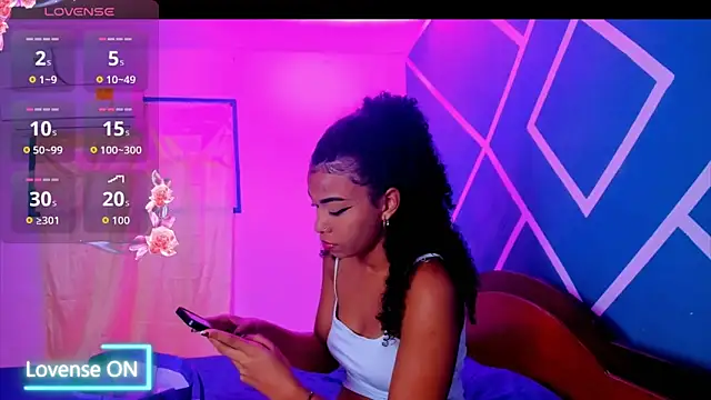 Snapshot of sasha_fox00 chatting on September 21, 5:39 am sasha fox00 online show from September 21, 5:39 am