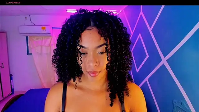 Snapshot of sasha_fox00 chatting on October 2, 3:11 am sasha fox00 online show from October 2, 3:11 am