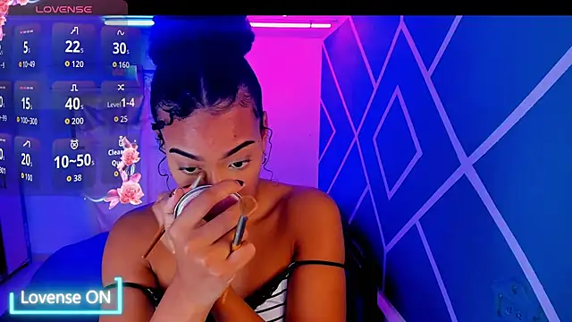 Snapshot of sasha_fox00 chatting on October 7, 3:22 am sasha fox00 online show from October 7, 3:22 am