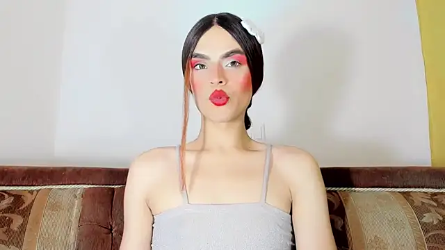 Snapshot of TatiGil chatting on October 9, 4:49 am TatiGil online show from October 9, 4:49 am