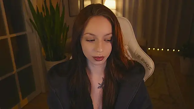 Snapshot of wowmolly chatting on October 13, 12:19 pm wowmolly online show from October 13, 12:19 pm