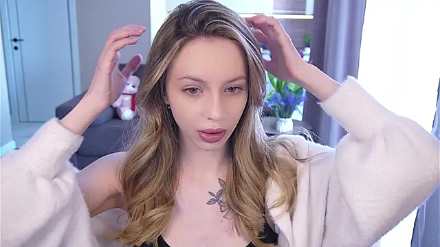 wowmolly online show from March 11, 10:08 am