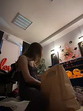 CharleneWoods online show from October 29, 6:29 am