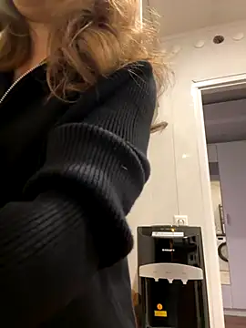 CharleneWoods online show from October 18, 4:59 am