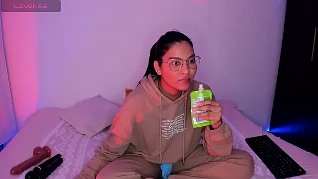 AnneteLynch online show from March 6, 11:22 pm