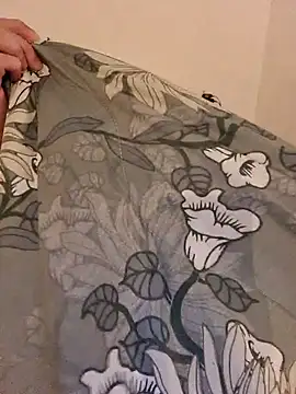 Snapshot of Hey-Hot chatting on October 22, 5:01 am Hey-Hot online show from October 22, 5:01 am