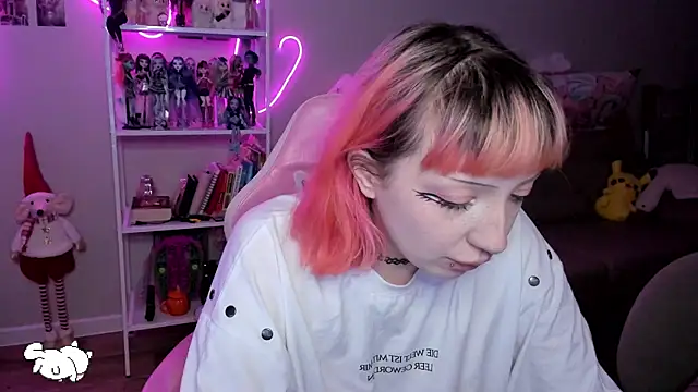 SweetieMollyy online show from November 1, 1:15 pm