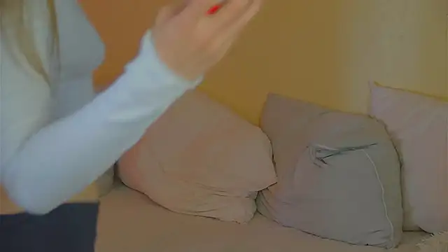 BritneyCruze online show from October 8, 9:02 am