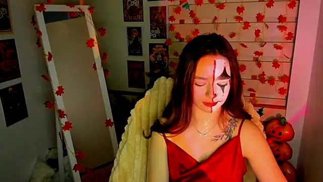 Snapshot of Bella_XO chatting on October 31, 8:40 am Bella XO online show from October 31, 8:40 am