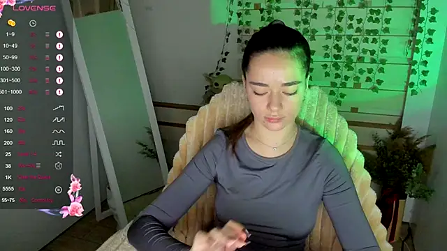 Snapshot of Bella_XO chatting on September 19, 6:45 am Bella XO online show from September 19, 6:45 am