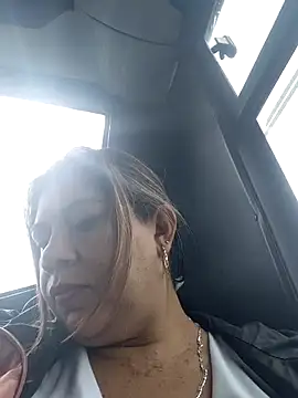 Laura-Hernandez online show from March 21, 2:11 pm