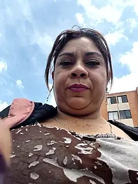 Laura-Hernandez online show from November 11, 4:15 pm