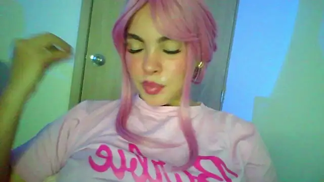 Snapshot of Kiri_Cutee chatting on October 16, 5:21 am Kiri Cutee online show from October 16, 5:21 am