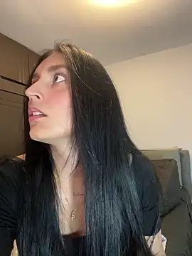 Snapshot of Valentina_cartier chatting on September 9, 1:05 am Valentina cartier online show from September 9, 1:05 am