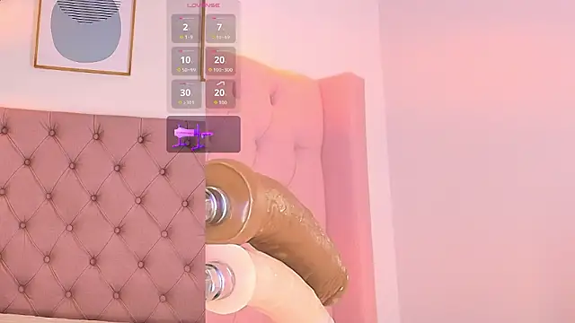 Luna monroe  online show from March 12, 5:04 pm