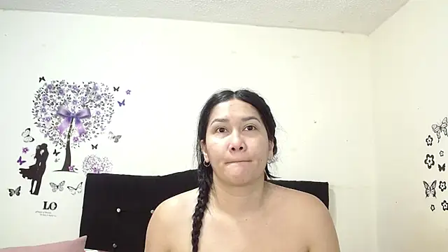 Snapshot of jeff_and_jade chatting on October 26, 10:54 am jeff and jade online show from October 26, 10:54 am