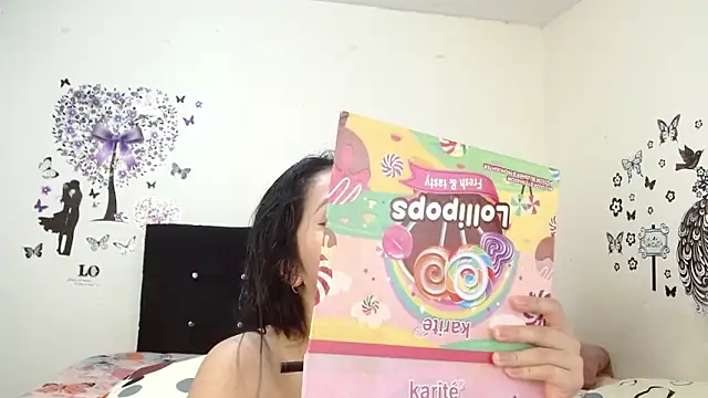 Snapshot of jeff_and_jade chatting on October 27, 12:01 pm jeff and jade online show from October 27, 12:01 pm