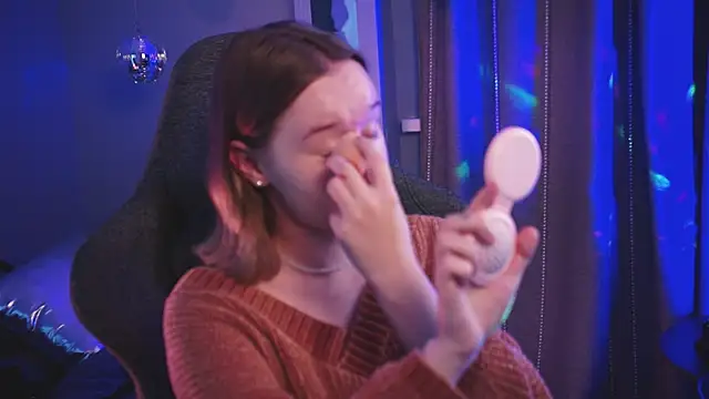 AdeleLoomis online show from October 18, 2:14 am