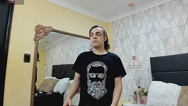 Snapshot of JustinePerry chatting on October 19, 4:03 am JustinePerry online show from October 19, 4:03 am