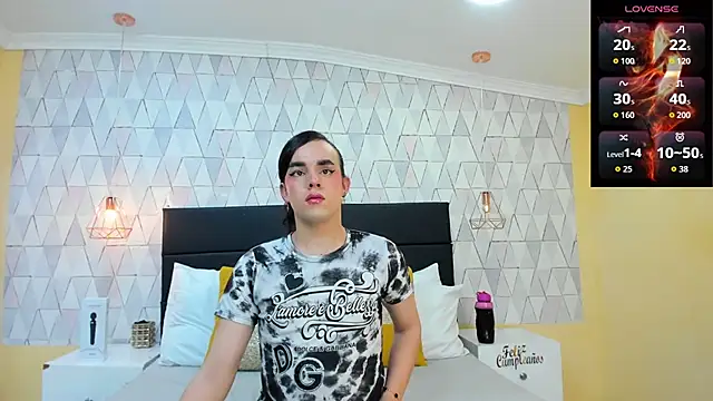 Snapshot of JustinePerry chatting on October 17, 3:43 am JustinePerry online show from October 17, 3:43 am