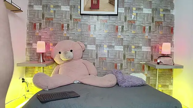 Snapshot of aaron_antonella_mds chatting on September 20, 8:40 pm aaron antonella mds online show from September 20, 8:40 pm