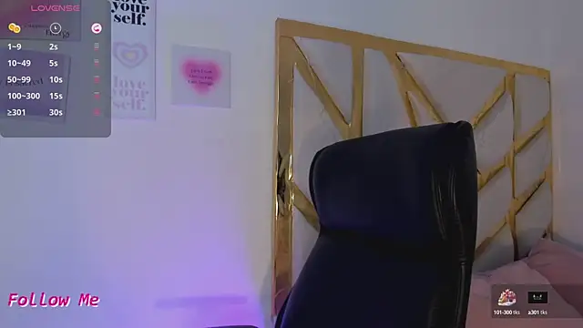 Snapshot of LanaJones_ chatting on October 15, 12:41 pm LanaJones online show from October 15, 12:41 pm