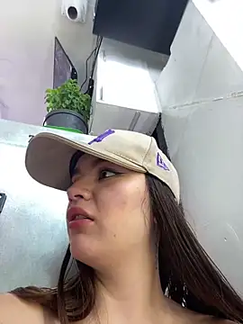 Snapshot of angel_natural chatting on October 18, 9:27 pm angel natural online show from October 18, 9:27 pm