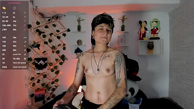 Snapshot of ZuryRamirez_ chatting on September 28, 9:42 pm ZuryRamirez online show from September 28, 9:42 pm