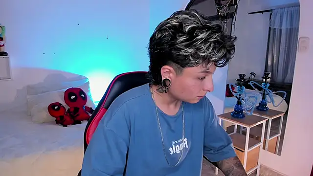 ZuryRamirez  online show from May 28, 8:07 pm