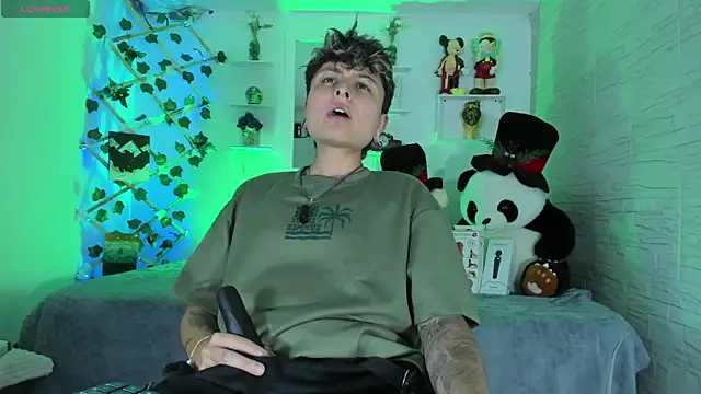 Snapshot of ZuryRamirez_ chatting on October 6, 9:19 pm ZuryRamirez online show from October 6, 9:19 pm