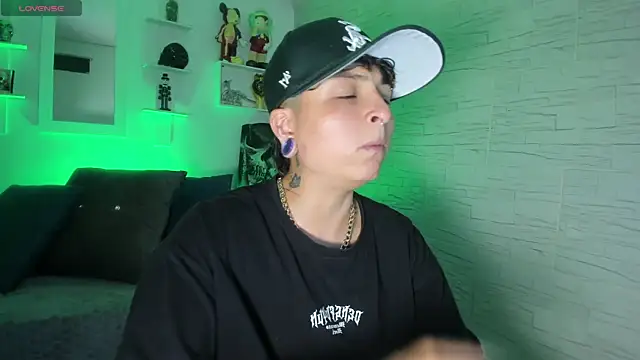 Snapshot of ZuryRamirez_ chatting on October 11, 9:17 pm ZuryRamirez online show from October 11, 9:17 pm