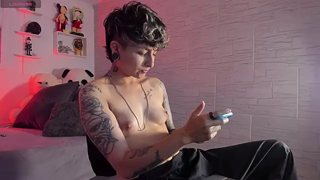 Snapshot of ZuryRamirez_ chatting on October 16, 7:05 pm ZuryRamirez online show from October 16, 7:05 pm