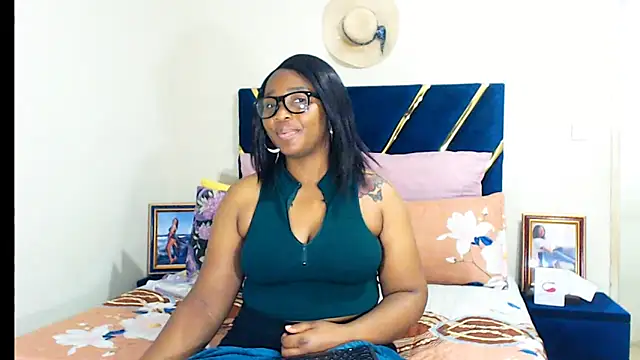 Snapshot of veronica1xxx chatting on September 18, 1:04 am veronica1xxx online show from September 18, 1:04 am