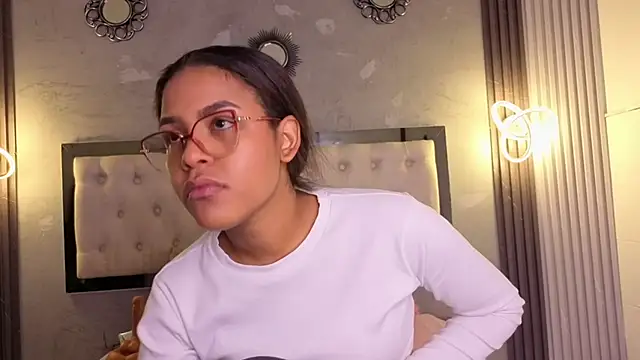 Snapshot of alexa_andherson chatting on October 20, 8:01 pm alexa andherson online show from October 20, 8:01 pm