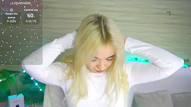 Snapshot of Ashley_S chatting on October 20, 10:13 pm Ashley S online show from October 20, 10:13 pm