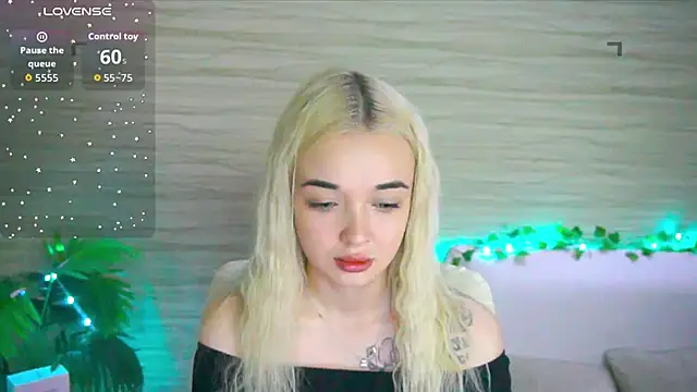 Snapshot of Ashley_S chatting on October 24, 10:17 pm Ashley S online show from October 24, 10:17 pm