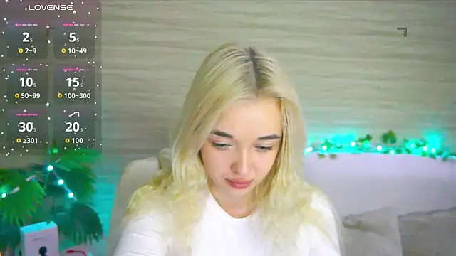 Snapshot of Ashley_S chatting on October 21, 10:14 pm Ashley S online show from October 21, 10:14 pm