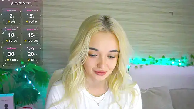 Snapshot of Ashley_S chatting on October 19, 10:12 pm Ashley S online show from October 19, 10:12 pm