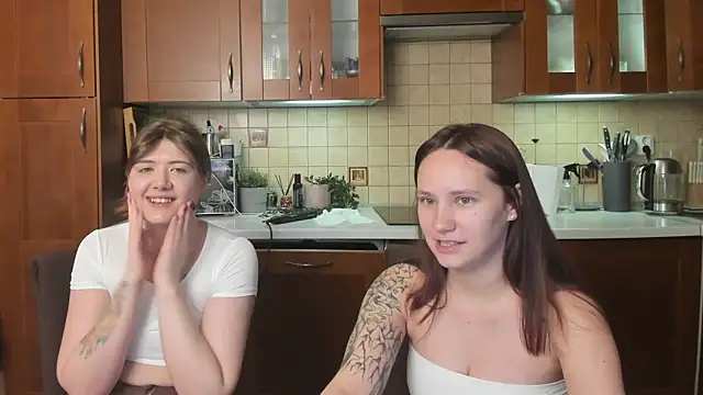 HotCaramellsTV online show from June 26, 8:26 am